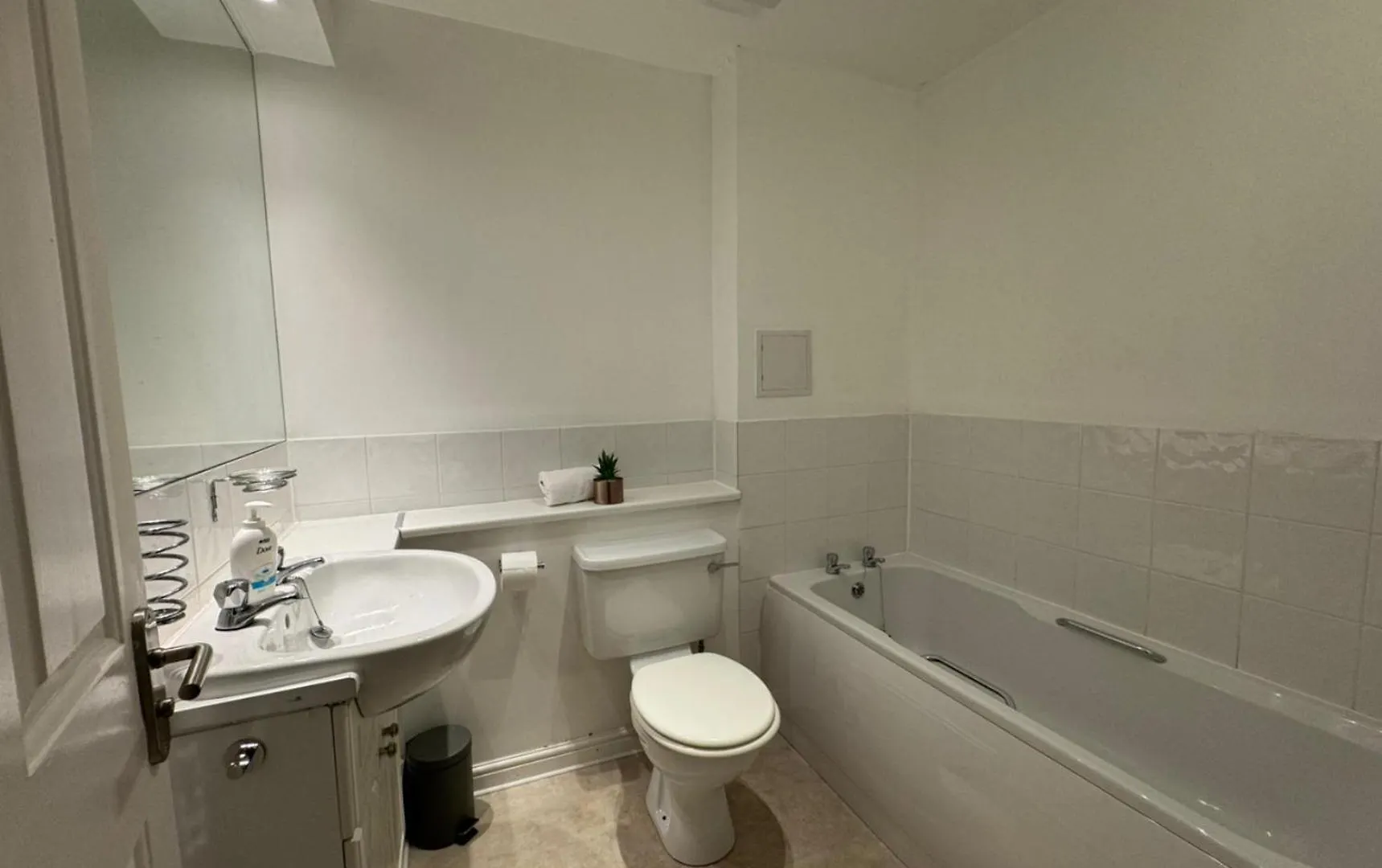 Central Edinburgh 2-Bed Retreat Apartamento