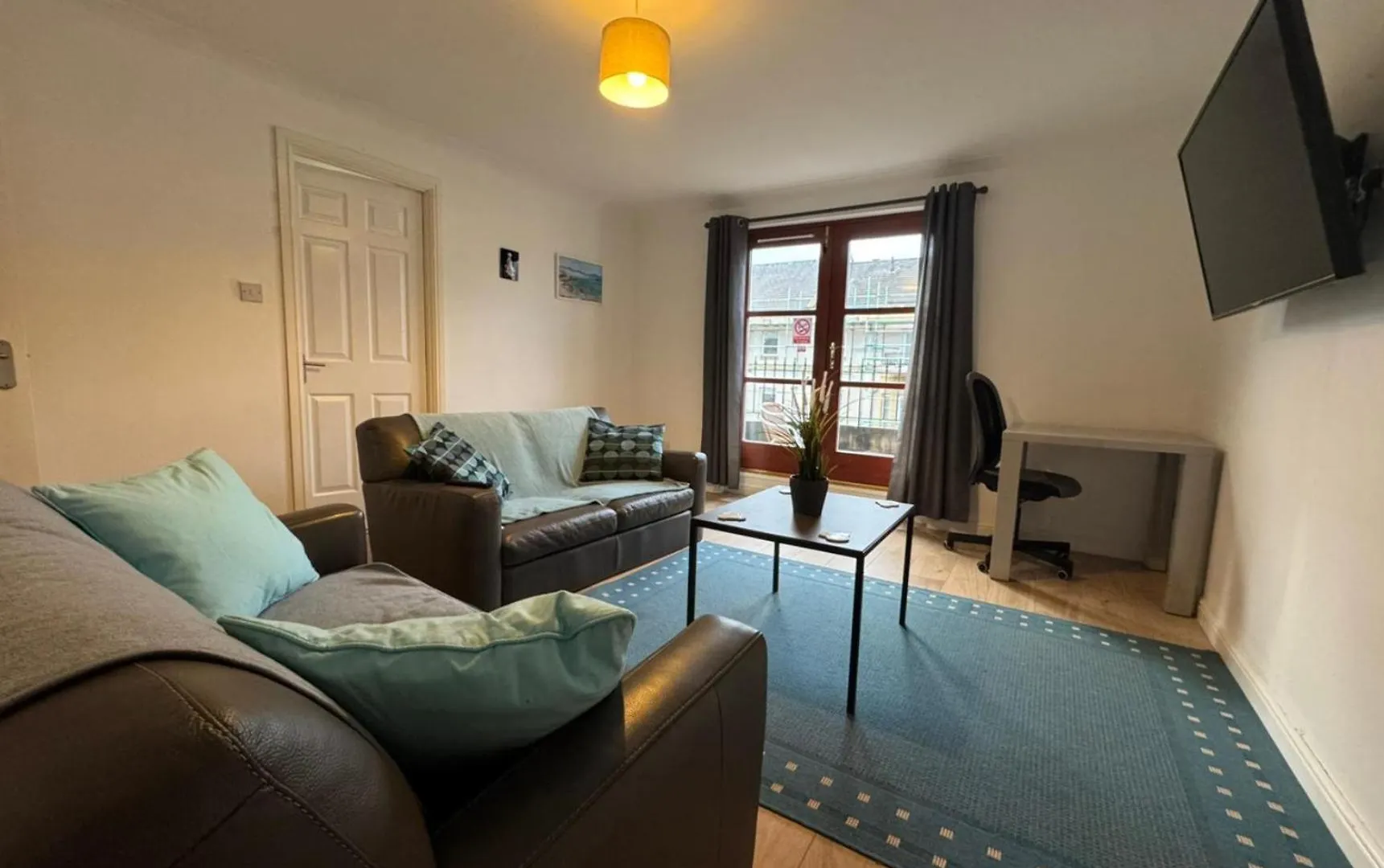 Central Edinburgh 2-Bed Retreat 0*,  Reino Unido